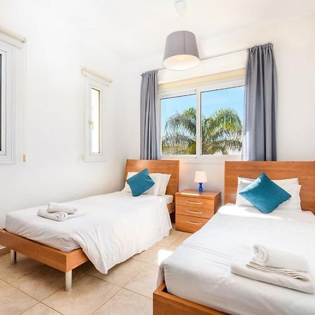 Villa Oscar Protaras Exterior photo